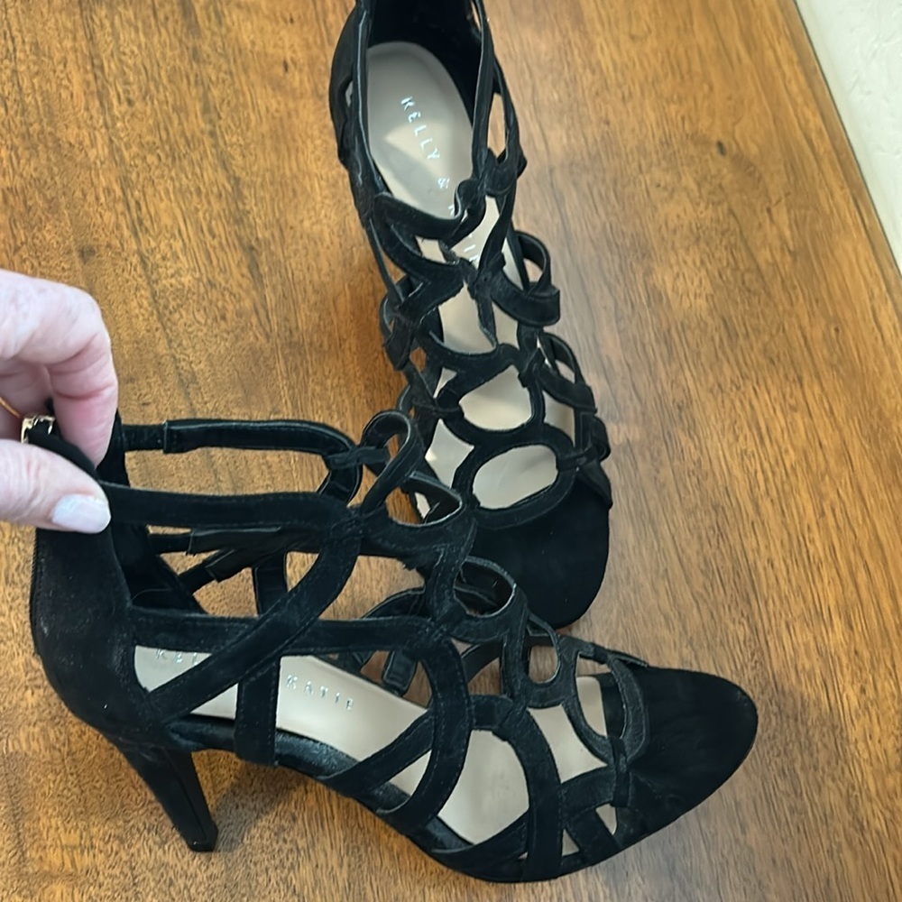 Kelly & Katie 3.5” Heel Suede Shoes
